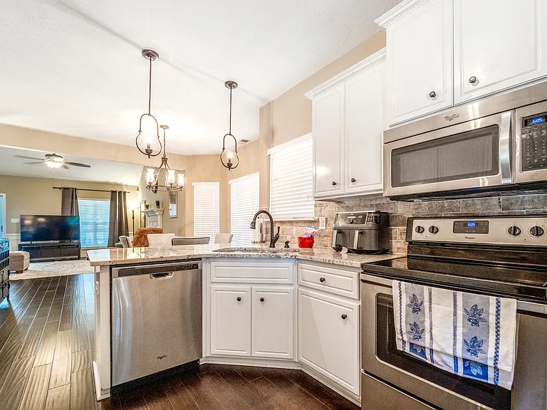 2037 Glennfield Ln — Photo 13