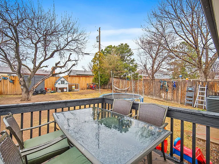 622 Paradise Ln — Photo 17