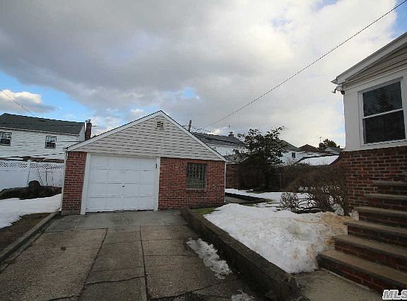 4th image of 8023 188th St