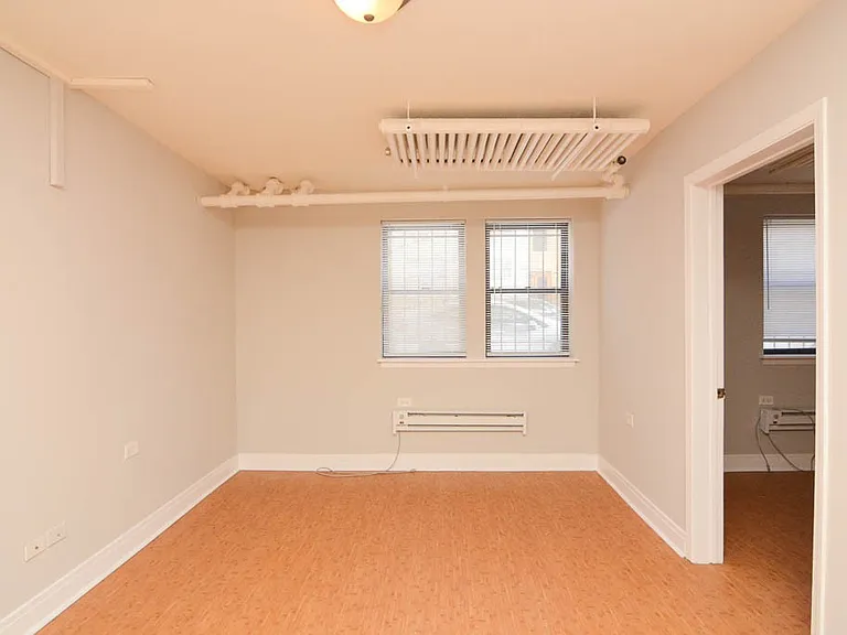 5736 N Winthrop Ave #410 — Photo 5