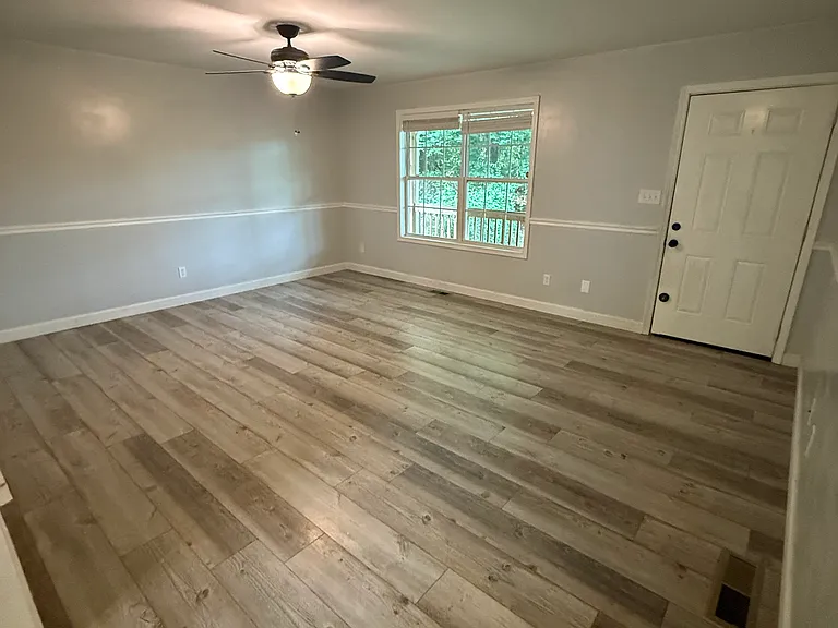 7273 Rockmart Hwy — Photo 2