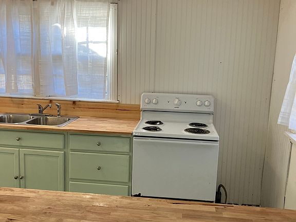 4th image of 726 E Oldham Ave