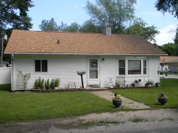 202 Geri St, Pontiac, IL 61764