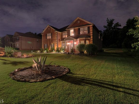 2nd image of 124 Telfair Ln