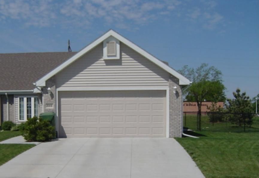 1st image of 10441 N 149th Cir