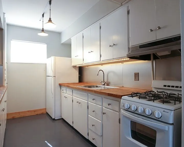 804 N Locust St — Photo 35