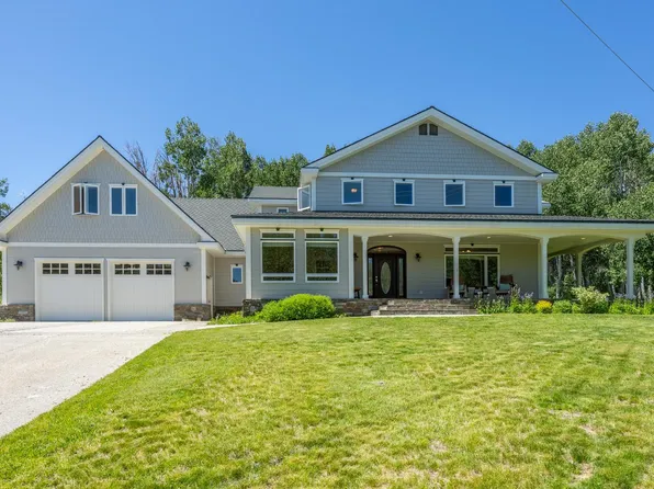 22 Juniper Dr, Crowley Lake, CA 93546