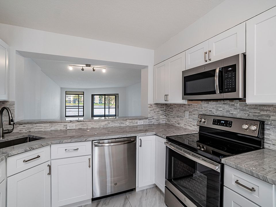 1st image of 7604 Fairfax Dr #103