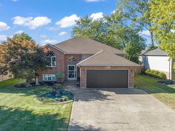 575 Carnegie Ave, Lasalle, ON N9J 3P6