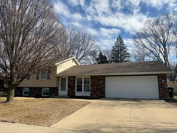 2212 12th Ave, Sterling, IL 61081