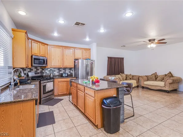 124 Sharp Edge Ave, North Las Vegas, NV 89031