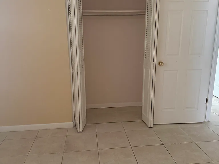 2525 W Bay Dr #C10 — Photo 15