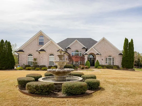 11 Briarwood Dr, Killen, AL 35645