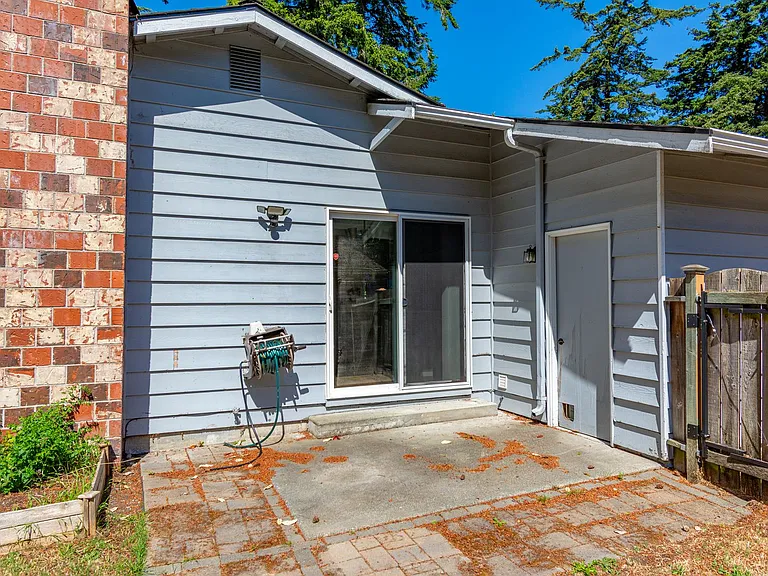 899 SW 13th Ave — Photo 28