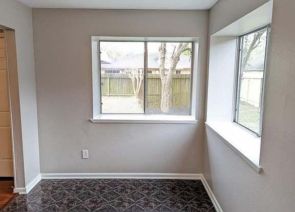 3rd image of 807 Whispering Pine Dr