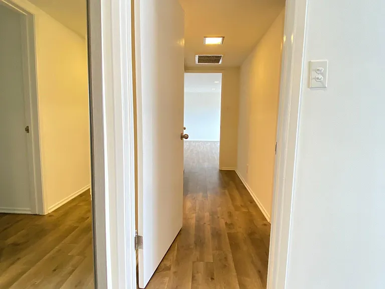 1515 Oak St #34 — Photo 21