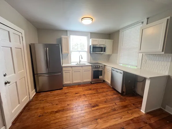 30 Chapel St APT 3, Charleston, SC 29403