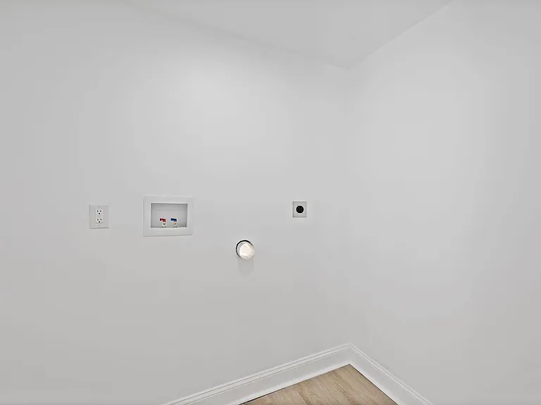 364 S 3rd St — Photo 12