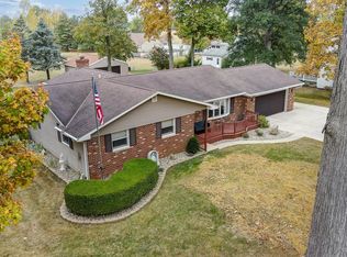 16459 Nottingham Dr, Wapakoneta, OH 45895