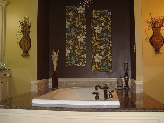 2nd image of 2881 Christy Dr