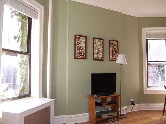 2nd image of 107 W 106th St APT 1B
