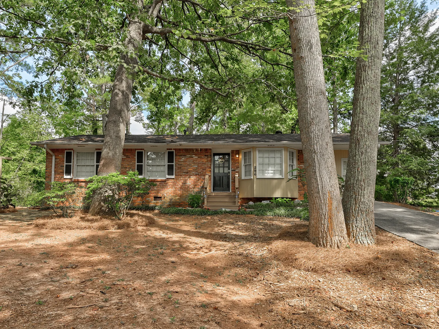 3 bed, 1200 sqft, $1,765 — Photo 1