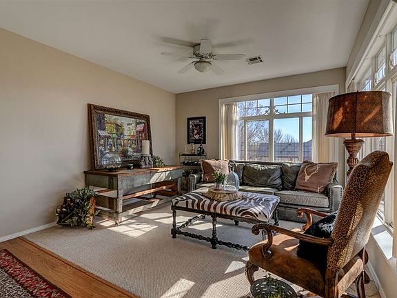4th image of 4603 W Country Club Dr