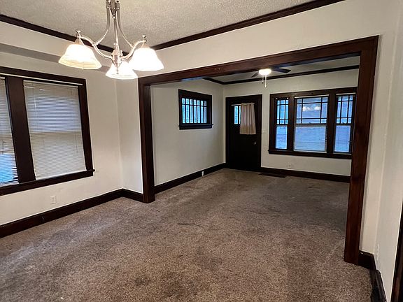 2nd image of 625 Cottage Grove Ave