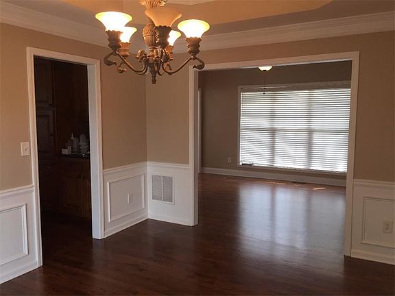5th image of 1037 Fountain Lakes Ct