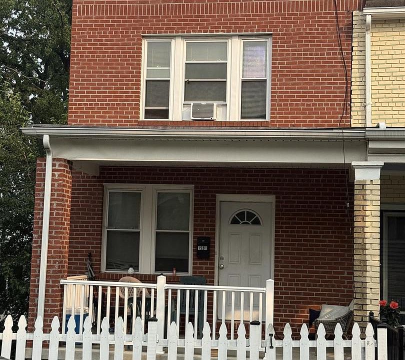 1st image of 1281 Penn St NE