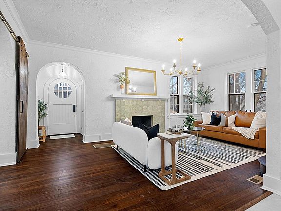 5th image of 7605 Delmar Blvd