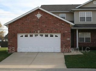 621 Titan Dr, O'Fallon, IL 62269