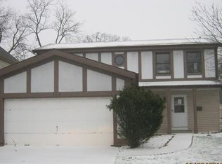 122 N Oak Ave, Bartlett, IL