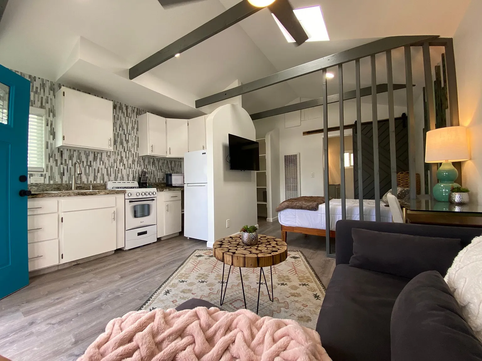 1 bed, $3,199 — Photo 4