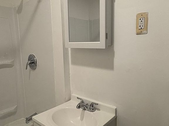 5th image of 65 N Manning Blvd APT 1