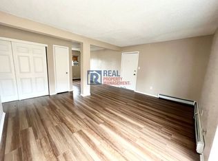 4340 Loomis Ave APT B, Colorado Springs, CO 80906