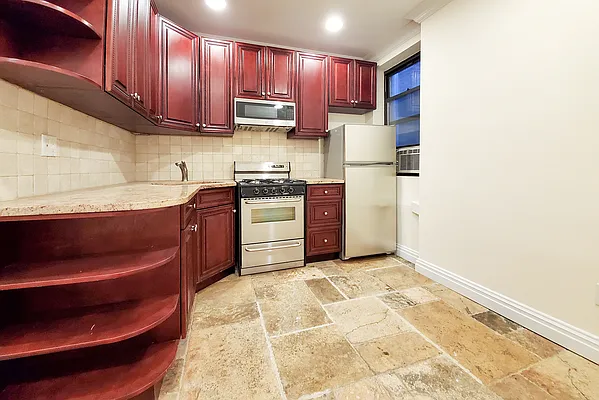 Rented by Warburg | media 6