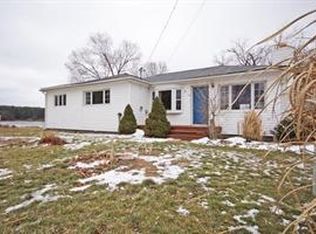 385 1st St, Gregory, MI 48137