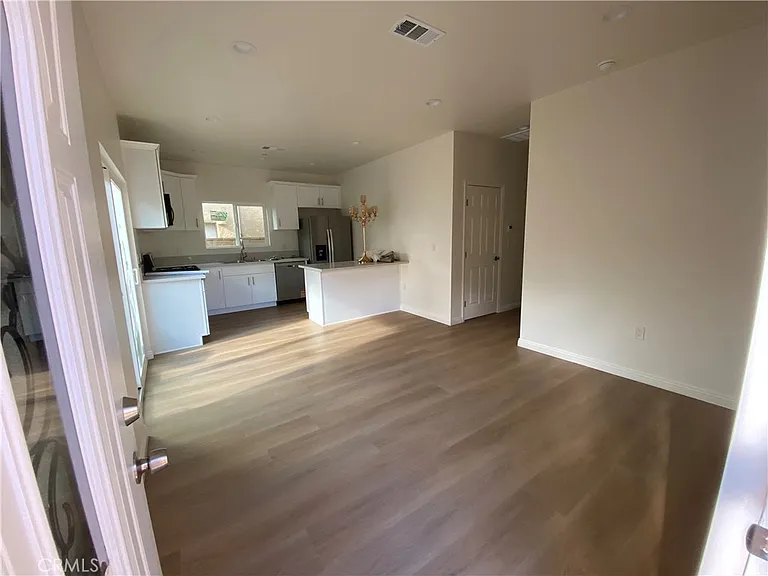 18543 Ingomar St #18543 — Photo 2