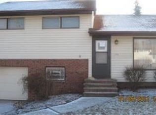 3585 Hetzel Dr, Parma, OH