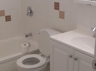 7702 Woodstock Rd APT L, Saint Louis, MO