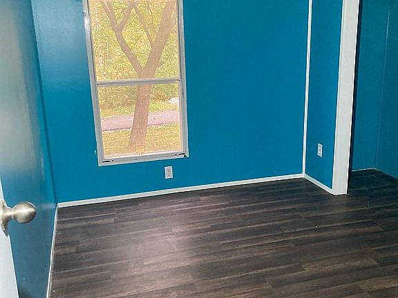 5th image of 10 Daffodil Ln