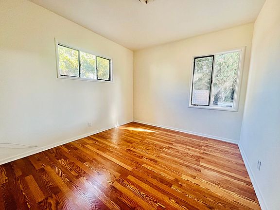 5th image of 7056 Lasaine Ave