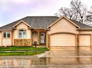 110 Parkwild Dr, Council Bluffs, IA 51503
