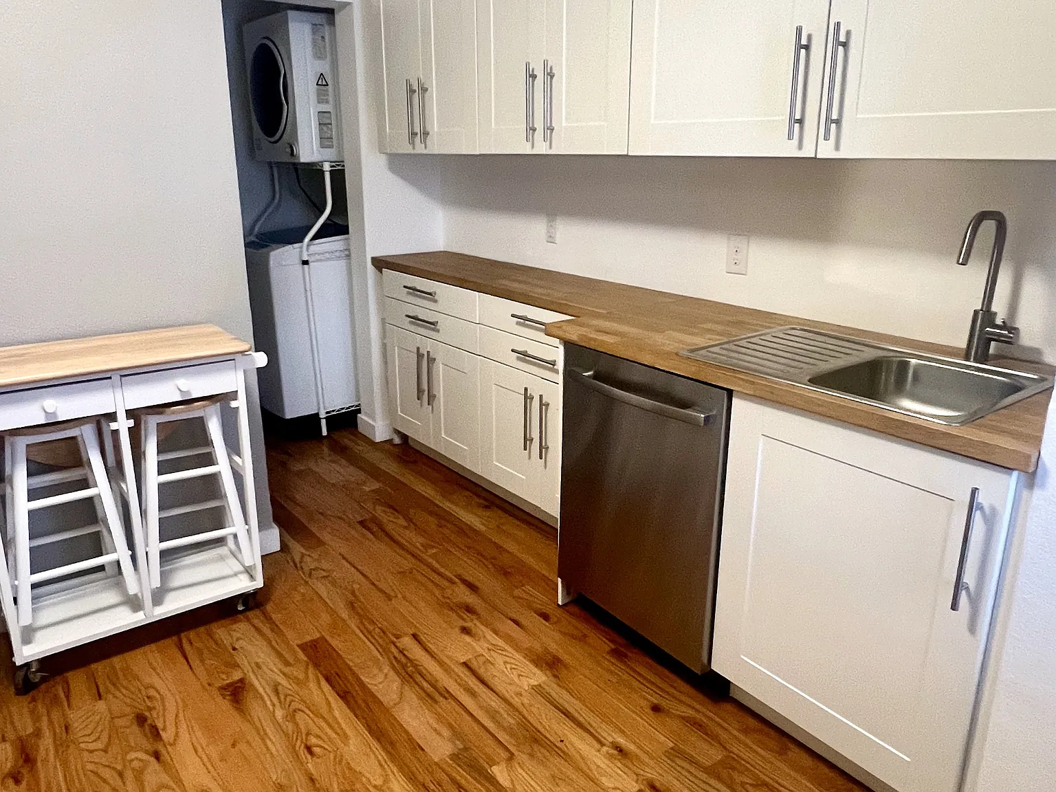 2 bed, 700 sqft, $1,849 — Photo 4