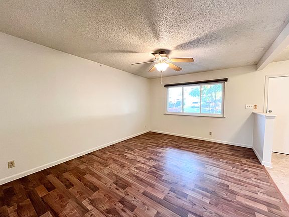 4th image of 805 La Charles Dr NE