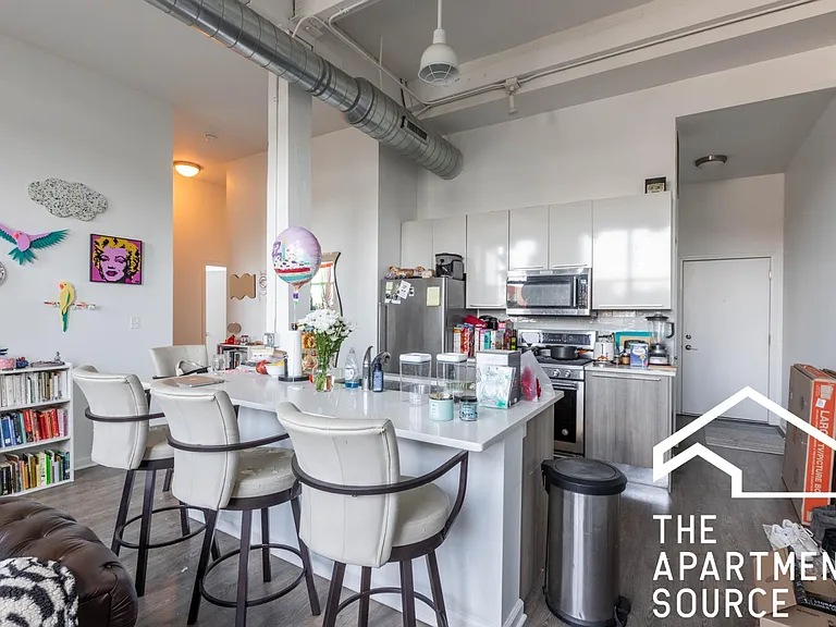 930 W Dakin St #2 — Photo 12