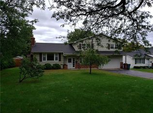 82 Harbor View Ter, Rochester, NY 14612