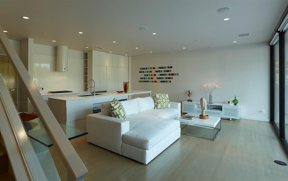 2nd image of 1006 NW 37th St APT 3