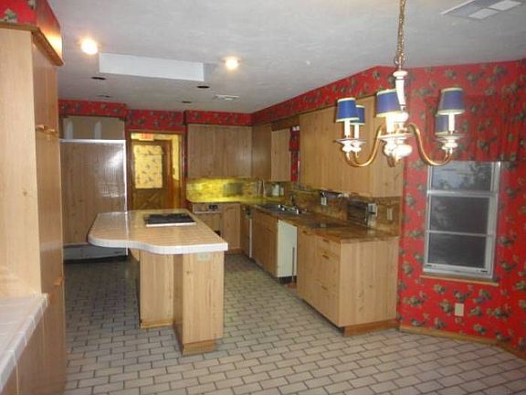 2nd image of 1421 W Wrangler Blvd